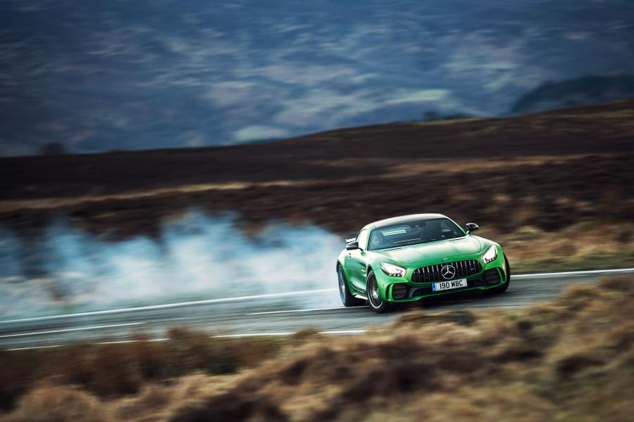  Mercedes-AMG GT R 2017 года  (UK) (фото 23 из 40)